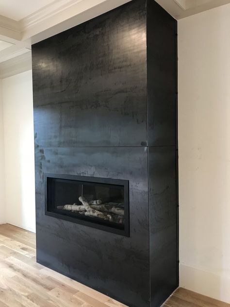 Black Fireplace Wall, Tv Camino, Modern Fireplace Ideas Living Rooms, Fireplace Styles, Fireplace Modern Design, Fireplace Accent Walls, Black Mantle, Contemporary Fireplace Designs, Fireplace Feature Wall