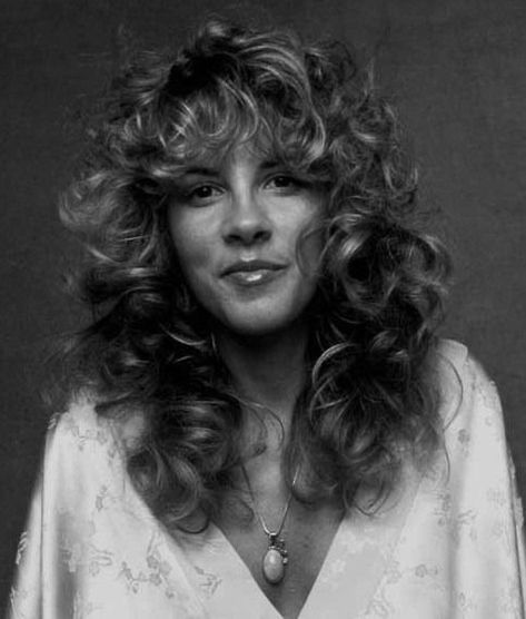 Stephanie Lynn, Stevie Nicks Style, Lindsey Buckingham, Stevie Nicks Fleetwood Mac, Past Relationships, Famous Men, Fleetwood Mac, Stevie Nicks, Grunge Hair