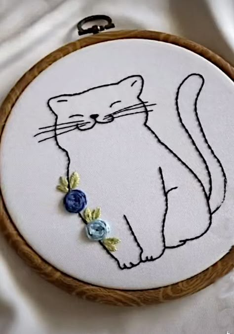 Embroidered Cat Face, Minimal Tattoo Designs, Stitch Journal, Embroidery Jeans Diy, Minimal Tattoo Ideas, Magic Runes, Cat Embroidery Design, Embroidery Hoop Crafts, Clothes Embroidery Diy