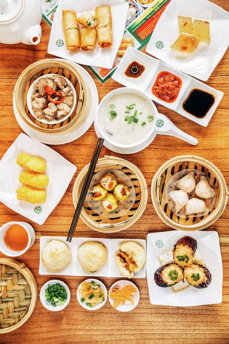 Acclaimed Hong Kong dim sum restaurant opens in Katy today Hong Kong Dim Sum, Hong Kong Restaurant, Pan Fried Dumplings, Texas Barbecue, Fried Dumplings, Hong Kong Hotels, Steamed Dumplings, Pork Buns, Braised Chicken