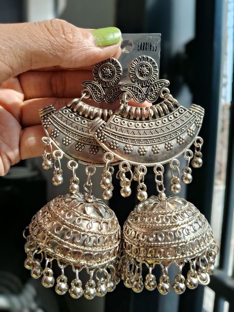 #jhumka #earings #sarojini #heavyjhumka Heavy Jhumkas Earrings, Jhumkas Aesthetic, Punjabi Jhumka, Jhumkas Earrings, Oxidised Earrings, Pretty Jewelry Necklaces, Pretty Jewelry, Classy Jewelry, Fancy Jewellery