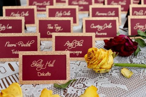 Gold Wedding Decor, Name Tent, Gold Place Cards, Calligraphy Place Cards, Find Your Seat Sign, Wedding Decor Table, Rose Gold Wedding Decor, Personalized Place Cards, Glitter Frame