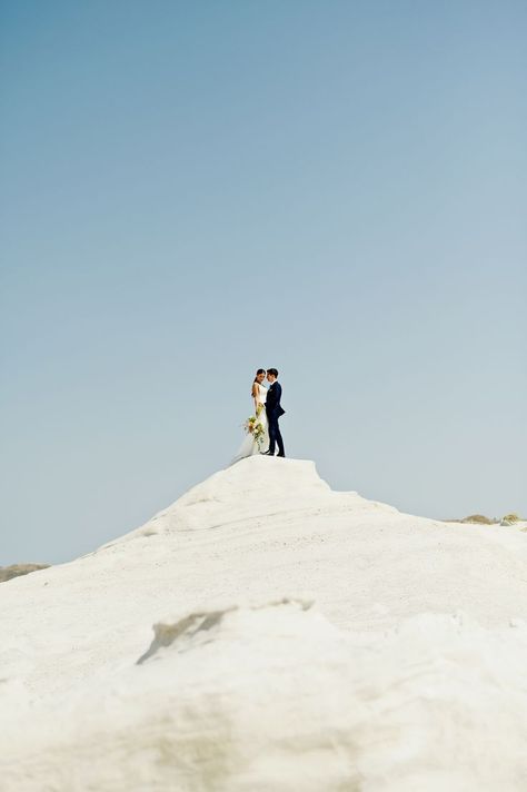 Milos Wedding, Greece Milos, Greece Elopement, Wedding Flowers White, Sarakiniko Beach, First Look Wedding, Portrait Couple, Romantic Holiday, August Wedding