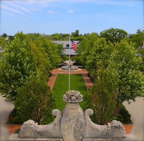 Market Square. Historic. Iconic. Inspired. Since 1916. Lake Forest, Illinois Forest Shoes, Einstein Bros Bagels, European Desserts, Forest Food, Cakes Floral, Lake Forest Illinois, Coffee Market, Protein Bowls, Resale Clothing