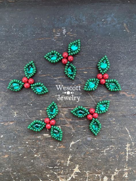 Wescott Jewelry | Welcome to my Virtual Craft Room Drops Necklace, Christmas Jewelry Diy, Christmas Decorations Diy Crafts, Beaded Earrings Native, Beadwork Necklace, Bead Sewing, Bead Weaving Patterns, Necklace Tutorial, Christmas Bead