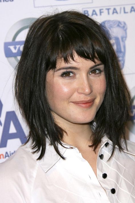 Short Hairstyles For Round Faces, The Right Hairstyles, Classy Hairstyles, Bangs For Round Face, Cute Looks, Bangs With Medium Hair, Oval Face Hairstyles, Gemma Arterton, Hair With Bangs