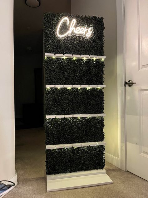 Cheers Sign, Champagne Wall, Cheer Signs, Baby Shower Bbq, Wedding Inspiration Summer, Champagne Wedding, Wow Factor, Party Props, Seating Charts