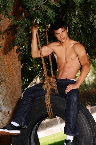 Taylor Lautner Tyler Lautner, Taylor Lautner Shirtless, Jacob Black Twilight, Jacob And Bella, Twilight Jacob, Crush Movie, Best Country Singers, Team Jacob, Twilight Photos