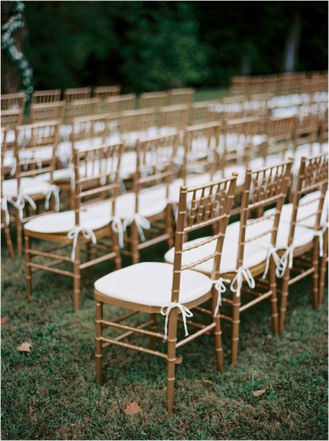 Chavarri Chairs Gold Wedding, Gold Chivari Chairs Wedding Ceremony, Gold Chiavari Chairs Wedding, Chivari Chairs Wedding, Outdoor Wedding Chairs, Chairs For Wedding, Chiavari Chairs Wedding, Outside Wedding Ceremonies, Gold Wedding Ceremony