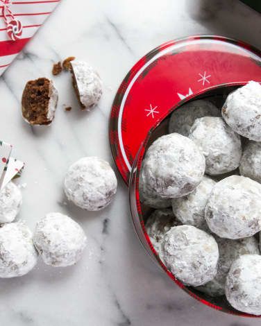 Recipe: Chocolate Mexican Wedding Cookies | Kitchn Boozy Truffles, Mexican Wedding Cookie, Spicy Hot Chocolate, Christmas Cookie Boxes, Christmas Cookie Recipes Holiday, Mexican Wedding Cookies, Rum Balls, Christmas Recipes Easy, Holiday Sprinkles