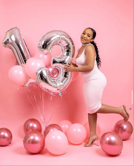 13 Birthday Picture Ideas, Birthday Shoot Ideas, Sweet 16 Photos, Teenager Birthday, Cute Birthday Pictures, Photo Shoot Ideas, Pink Backdrop, Cute Birthday Outfits, Birthday Fashion