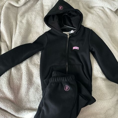 Brand New Body Sweatsuit With Tags Size Small Flared Bottoms Cute Clothes Black Women, Body By Raven Tracy Set, Body Sweatsuit, All Black Fits, Tracksuit Design, Black Sweatsuit, Raven Tracy, Flared Bottoms, Honest Reaction