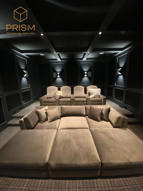 Open Theater Room Ideas, Small Theater Room Seating, Home Theatre Flooring, Home Theatre Seat Ideas, Mini Home Theater Design, Home Theater Layout, Theatre Room Seating, Modern Movie Room, Home Theatre Room Ideas