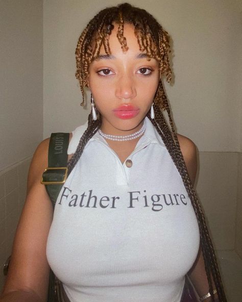 Amandla Stenberg 8 Stunning Hot Pictures Amandla Stenberg Instagram, Amandla Stenberg, The Darkest Minds, Father Figure, Celebrity Crush, Pretty Woman, Pretty People, Beautiful People, How To Look Better