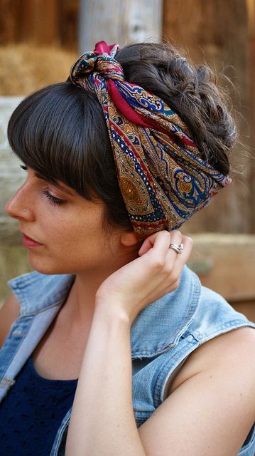 Silk head scarf Mehr Silk Headscarf, Head Scarf Styles, Bandana Hairstyles, Hair Wraps, Turbans, Hair Dos, Scarf Hairstyles, Hair Day, Head Scarf