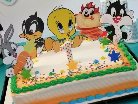 Idea para Decoración para fiesta Infantil Temática. #BabyLooneyTunes #Cumpleaños #FiestaInfantil #Piñata #Decoración #Torta #LooneyTunes Baby Looney Tunes, Diy Cake, Looney Tunes, Baby Shower, Pastel, Cake