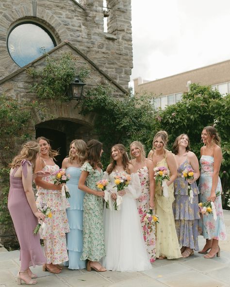 One of my favorite wedding trends from 2024 that I hope never leaves: mismatched bridesmaids dresses. 🌼🌸 Oh. my. goodness…the amount that this can elevate a wedding!! Let your friends express themselves and find a dress that fits them and matches their personality perfectly. 💕 I think this can truely elevate a wedding and make it appear more curated & timeless. I’m a big fan of wedding traditions that hold a lot of meaning. Giving purpose to everything can make your day feel more special, ... Spring Colours Bridesmaid Dresses, Colorful Timeless Wedding, Whimsy Bridesmaid Dress, Bridesmaid Dress Colors Mix Match, Wildflower Dress Bridesmaid, Colorful Silk Bridesmaid Dresses, Pink And Green Mismatched Bridesmaids, Mismatched Bridesmaid Dresses Garden Party, Thrifted Wedding Bridesmaid Dresses