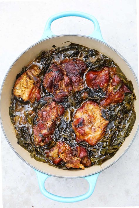 Collard Greens And Potatoes, Collard Greens Stew, Fresh Collard Greens Recipe, Collared Greens Recipe, Black People Collard Greens, Collard Greens Recipe Southern Turkey, Collard Greens Recipe With Smoked Turkey, Southern Mixed Greens Recipe, Southern Turnip Greens Recipe