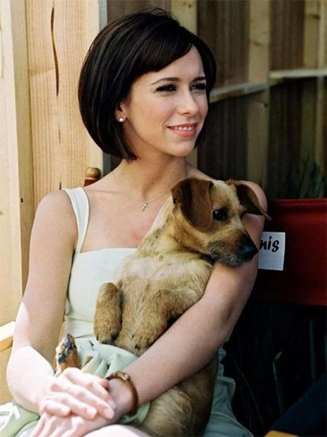 Jennifer Love Hewitt Jennifer Love Hewitt Hair Garfield, Jennifer Love Hewitt Short Hair, Jennifer Love Hewitt Hair Bangs, 00s Style, Common People, Jennifer Love Hewitt, Jennifer Love, Cute Pictures, Short Hair Styles