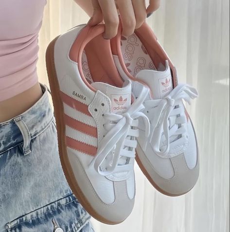 Boty Nike, Skor Sneakers, Womens Footwear, Trendy Shoes Sneakers, Preppy Shoes, Pretty Shoes Sneakers, Adidas Samba Og, Shoe Wishlist, Samba Og