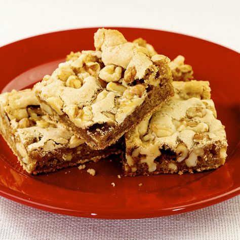 Chewy Walnut Squares Walnut Squares, Robins Nest, Most Popular Desserts, California Food, Square Recipes, Dessert Bar Recipe, Cookie Brownie Bars, Dessert Buffet, Bread Basket