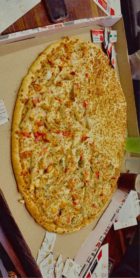 #monsterpizza #pizza #chicken #dinner #pizzalovers #outing #cousin #cousingoals #gistofmylife Monster Pizza, Pizza Chicken, Pizza Lovers, Chicken Dinner, Vegetable Pizza, Camera Roll, Rolls, Pizza, Chicken