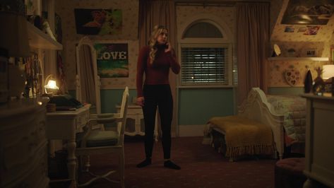 Betty Cooper Bedroom, Betty Cooper Aesthetic, Cooper Aesthetic, Writing Inspiration Characters, Tvd Dr, Character Details, Betty Cooper, Umbrella Academy, Teen Room