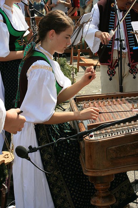 Music Documentaries, Music Composition, Traditional Music, Peace On Earth, Folk Costume, Musical Instrument, Eastern Europe, Beautiful Patterns, Traditional Outfits