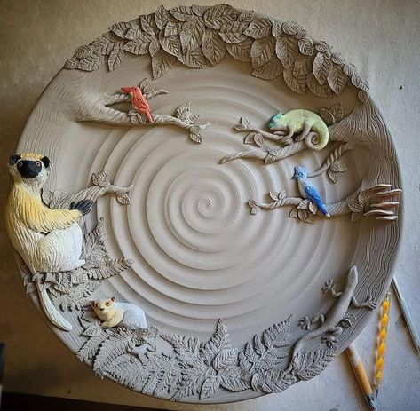 Ceramic Mandala, Mandala Plate, Clay Objects, Coffee Mug Crafts, Clay Plates, Ceramic Art Sculpture, Mug Crafts, Pottery Workshop, Vase Crafts