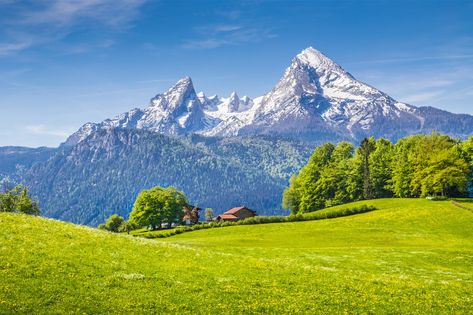 15 Sound of Music Filming Locations You Can Actually Visit | Road Affair Sound Of Music Tour, Famous Musicals, Music Museum, Christopher Plummer, Julie Andrews, Music Backgrounds, Filming Locations, Salzburg, Sound Of Music