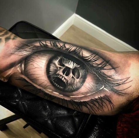 Realistic Eye Tattoo, Tattoo Zeichnungen, Tattoo Master, Realistic Eye, Weird Tattoos, Incredible Tattoos, Eye Tattoo, Skull Tattoos, Tattoo Model