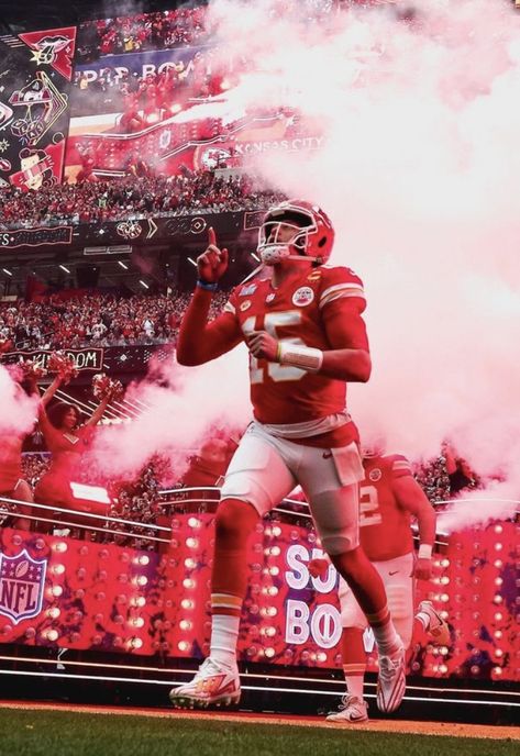 Kc Chiefs Patrick Mahomes, Nfl Wallpaper Chiefs, Patrick Mahomes Wallpaper, Patty Mahomes, Pat Mahomes, Chiefs Wallpaper, Red Kingdom, Kc Chiefs Football, Chiefs Kingdom