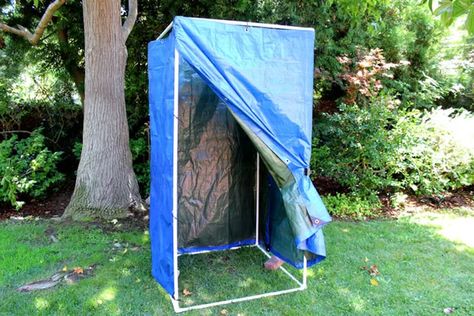 How to Make a Pet Gate With PVC Outdoor Camping Shower, Portable Camping Shower, Camp Shower, Camping Hacks Diy, Camping Diy, Camping Toilet, Shower Tent, Tent Campers, Outdoor Showers