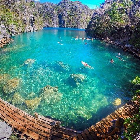 Kayangan Lake Philippines. Dubbed as one of the cleanest lakes in Asia | Photo by @jaypeeswing by earthpix Kayangan Lake, Coron Palawan, Earth Pictures, Philippines Travel, Coron, Boracay, Destination Voyage, Phuket Thailand, Palawan