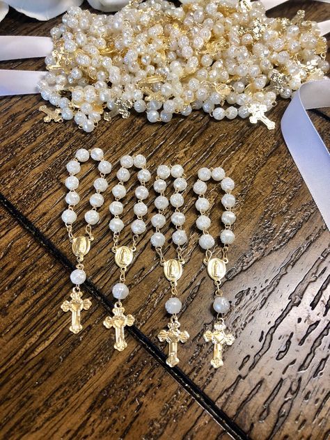 Baptismal Giveaways, Baptism Party Boy, Baptism Decorations Girl, Baptism Party Favors, Confirmation Party, Christening Decorations, Mini Rosaries, First Communion Decorations, Communion Decorations