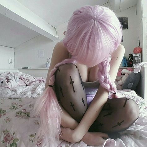 Pastel Goth Inspiration! This blog claims no ownership over any images posted unless otherwise noted. TeenHearts Discount code: PASTELGOTHLING 👽 Goth Inspiration, Perky Goth, Pastel Goth Aesthetic, Bubble Goth, Pink Goth, Pastel Goth Outfits, Pastel Goth Fashion, Pastel Grunge, Kawaii Goth