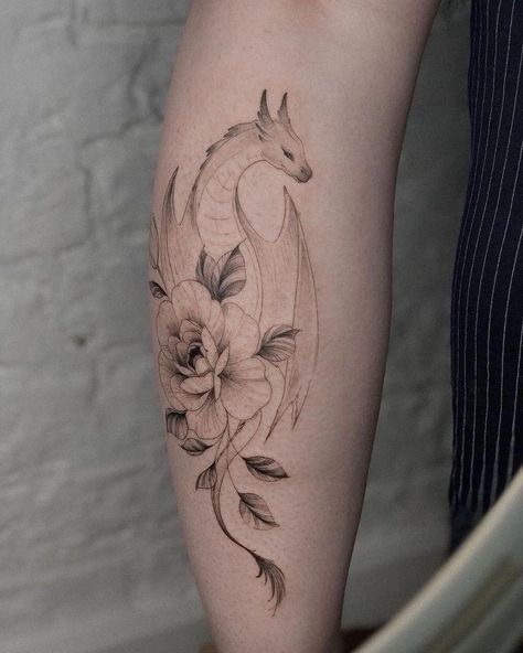 Feminine Dragon Tattoo For Women, Feminine Dragon Tattoo, Dragon Tattoo Ideas, Animal Tattoo Ideas, Dragon Tattoo For Women, Dragon Tattoos, Ornamental Tattoo, Arm Band Tattoo, Wrist Tattoos For Women