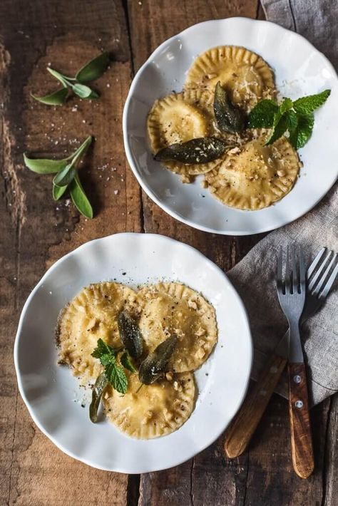 Smoked Ricotta, Sage Butter Sauce, Ricotta Ravioli, Sage Butter, Vegetarian Pasta, Pasta Maker, Easy Pasta Recipes, Homemade Pasta, Butter Sauce