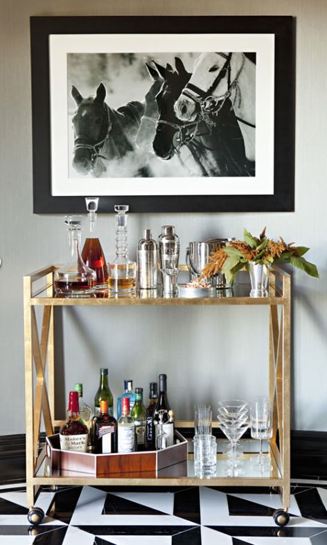 Jeff Lewis' 12 Favorite Designs | Flipping Out Photos Gold Bar Cart Target, Gold Bar Cart Styling, Sala Vintage, Diy Bar Cart, Gold Bar Cart, Outside Bars, Bar Cart Styling, Beautiful Bars, Bar Cart Decor