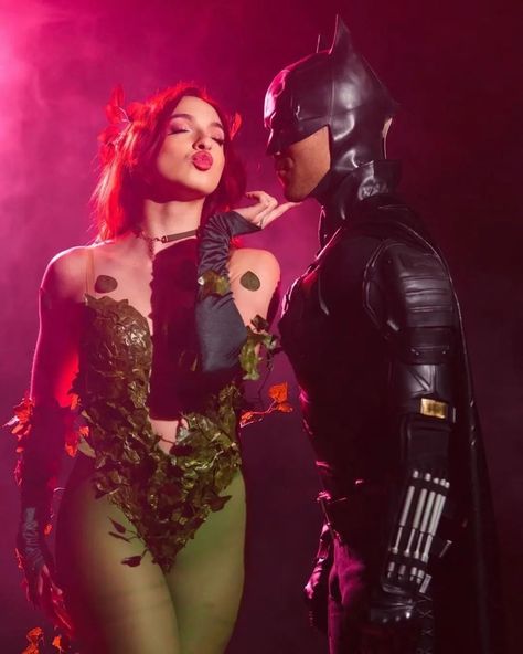 Pheromones in Action 🌹💋☣️ @missbrisolo as Poison Ivy @justinsaiyann as Batman Photographed by @ericcarrollphoto #PoisonIvy #PamelaIsley #GothamCitySirens #GothamSirens #GothamCity #Gotham #HarleyQuinn #Catwoman #TheBatman #Batman #TheDarkKnight #DarkKnight #BruceWayne #DC #DCComics #DCUniverse #PoisonIvyCosplay #BatmanCosplay #DCCosplay #CosplayersOfInstagram #CosplayersOfIG #Cosplayer #Cosplay #PinUp #RedHead #Plants #Leaves #Green Batman Poison Ivy Costume, Poison Ivy And Batman Costume, Poison Ivy Gotham, Poison Ivy Character, Pamela Isley, Poison Ivy Dc Comics, Poison Ivy Cosplay, Poison Ivy Costumes, Poison Ivy Batman