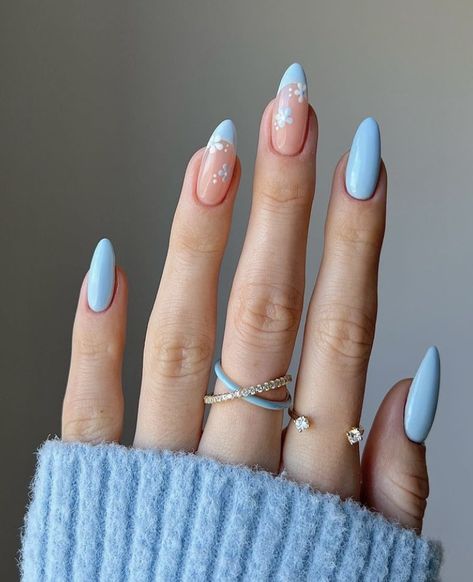 Summer Almond Nails 2024, Nails For Europe Trip, Eid Nails, Sky Blue Nails, Nails Paint, Nagel Tips, Smink Inspiration, Simple Gel Nails, Summery Nails