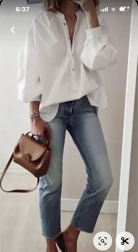 Outfits For Women In Their 40s, 50 Year Old Women Fashion, Jeans And A White Shirt, Women In Their 40s, Postpartum Fashion, Hot Weather Outfits, Denim Street Style, Fashion Layout, Coastal Grandma