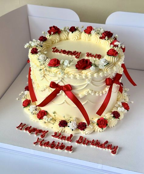 Birthday Cake With Red Roses, Red Roses Birthday, Roses Birthday Cake, Cake With Red Roses, Cake Pop Bouquet, Roses Birthday, Happy 22nd Birthday, 22 Birthday, Red Cake