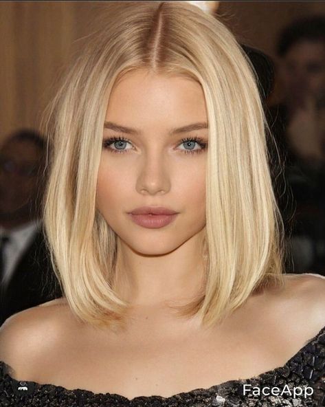 Liquid Bob Haircut, Short Blonde Hair Wedding, Short Beige Blonde Hair, Honey Blonde Hair Short, Lob Blonde Hair, Blonde Woman Aesthetic, Natural Blonde Bob, Blonde Medium Bob, Short Blonde Hair Aesthetic