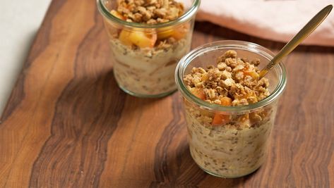 These Apple Crumble Overnight Oats Taste Like Dessert for Breakfast Apple Crumble Overnight Oats, Overnight Oats With Apples, Caramel Apple Pie Overnight Oats, Overnight Oats Healthy Apple Pie, Apple Pie Overnight Oats Recipe, Creamy Oats, Dessert For Breakfast, Cinnamon Crumble, Apple Maple