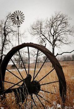 Wheel Texas Windmills, Country Images, Countryside Photos, Farm Windmill, Windmill Water, Water Wheels, Wind Mills, Wagon Wheels, Old Windmills