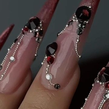 @hui.nailedit on Instagram: "Femme fatale 💋🔪 Classes available Feb 18-19! DM for more info ❤️ . Using @jennysecretofficial @nailson7th gem glue for these caviar beads 🔥🔥 . . . , , , . , #phillynails #phillynailtech #nailworkshop #nailtutorials #explore #longnails #cateyenails #ombrenails #auranails #stilletonails #nailinspo #naildesign #nailart" Bayonetta Inspired Nails, Nail Ideas With Caviar Beads, Caviar Nail Art, Belt Nails, Caviar Beads Nails, Caviar Beads Nail Designs, Caviar Beads Nail Art, Caviar Nails, Nail Beds