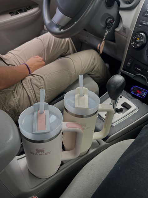 Stanley cup, stanley cup aesthetic, car Cream Stanley, Water Cooler Bottle, Stanley Products, Plastic Drink Bottles, Business Pictures, Pretty Pink Princess, Coffee Smoothie, Stanley Quencher, Cream Aesthetic