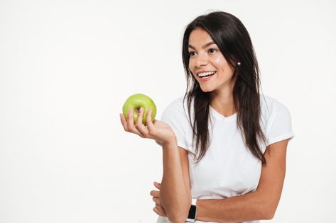 Holding Fruit, Black And White Photography Portraits, Healthy And Unhealthy Food, Sugar Free Drinks, Fruits Drawing, Fit Woman, Brunette Woman, Standing Poses, Green Apple