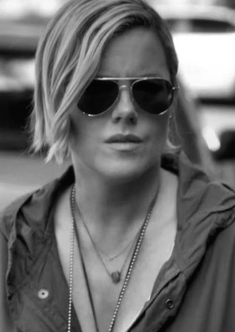 Kathleen Robertson, Mens Sunglasses, Fashion Inspo, Sunglasses, Stars, Celebrities, Hair